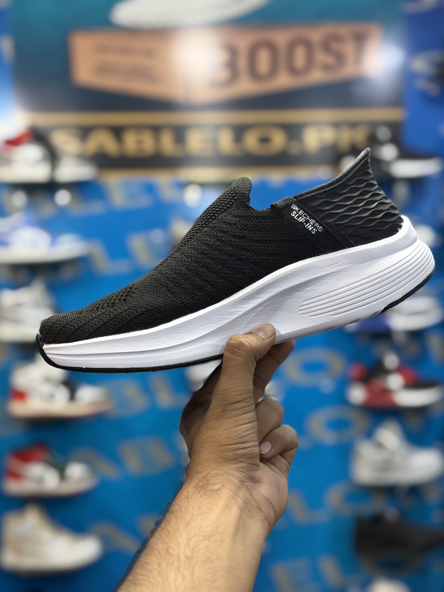 Skechers Slip inns-Archfit-Black white Premium (Dot Perfect)