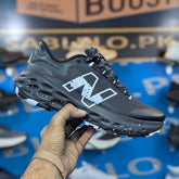 NEW BALANCE FRESH FOAM MORE TRAIL V2 BLACK WHITE