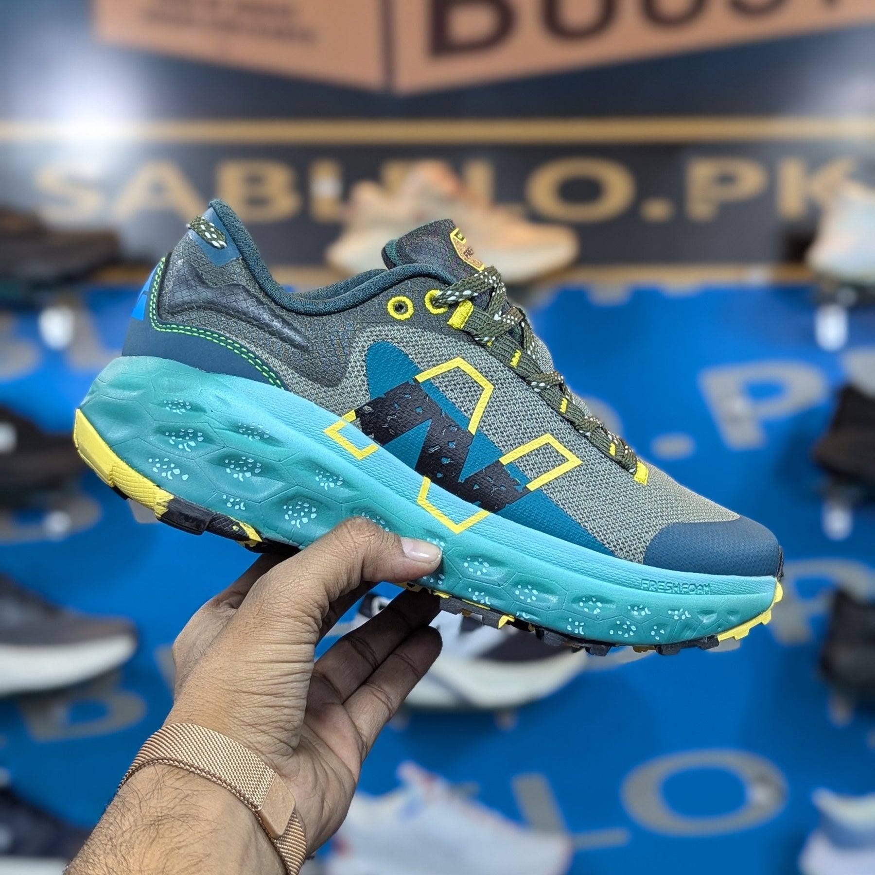 NEW BALANCE FRESH FOAM MORE TRAIL V2 GRAY GREEN