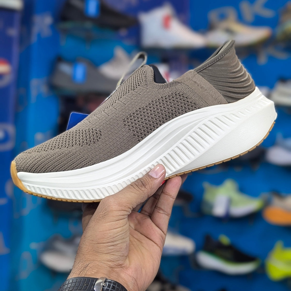 Skechers Archfit max cushion slip ins Bown with logo premium quality (dot perfect)