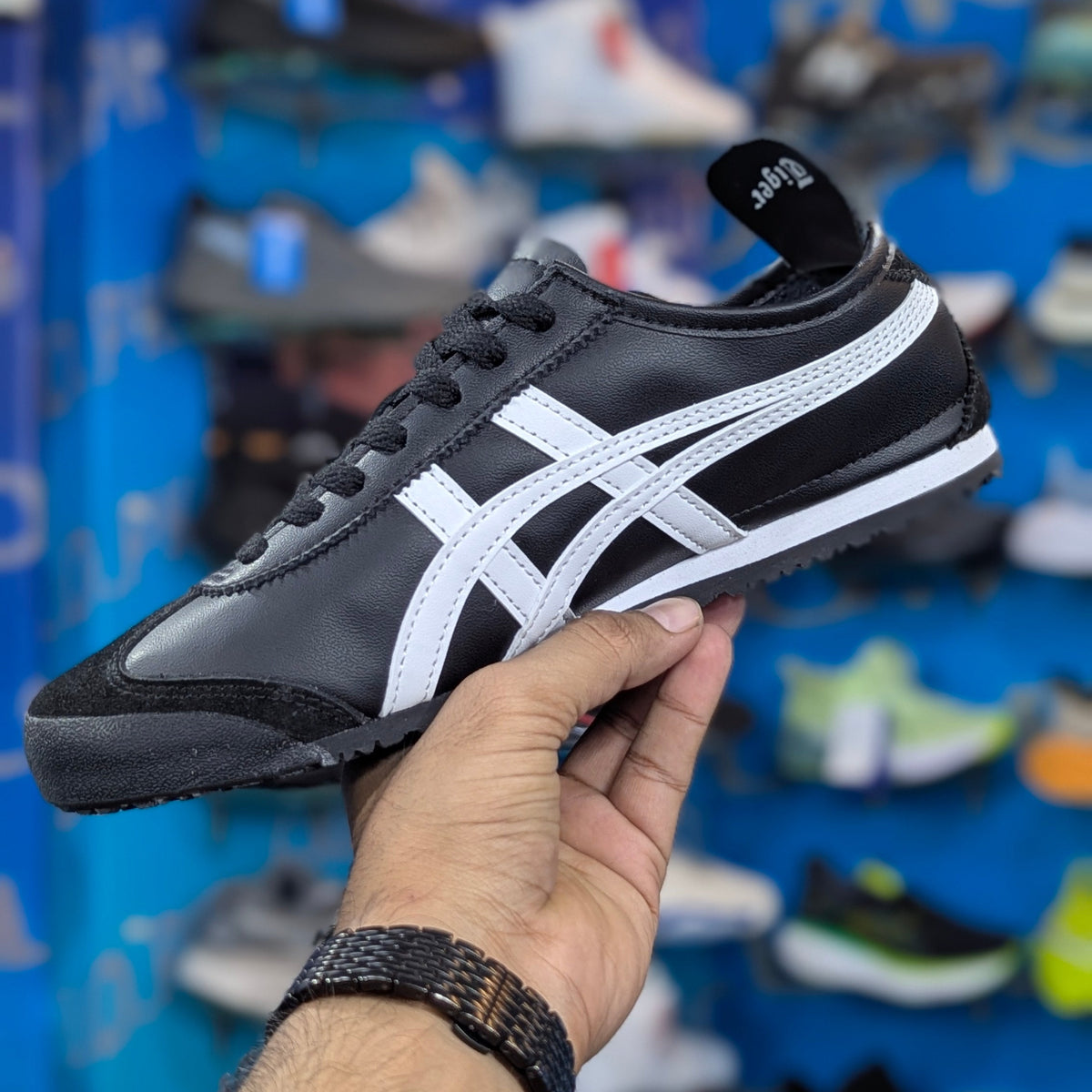 Onitsuka Tiger Black White Premium Quality (Dot PErefect)
