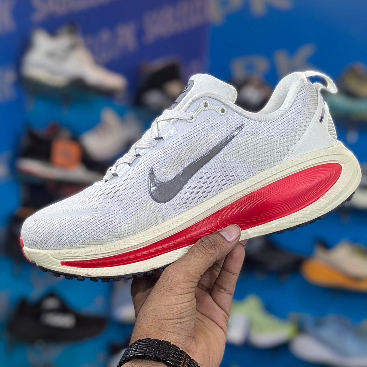 Nike Vomero 18 Platinum Tint Premium Quality (Dot perfect)