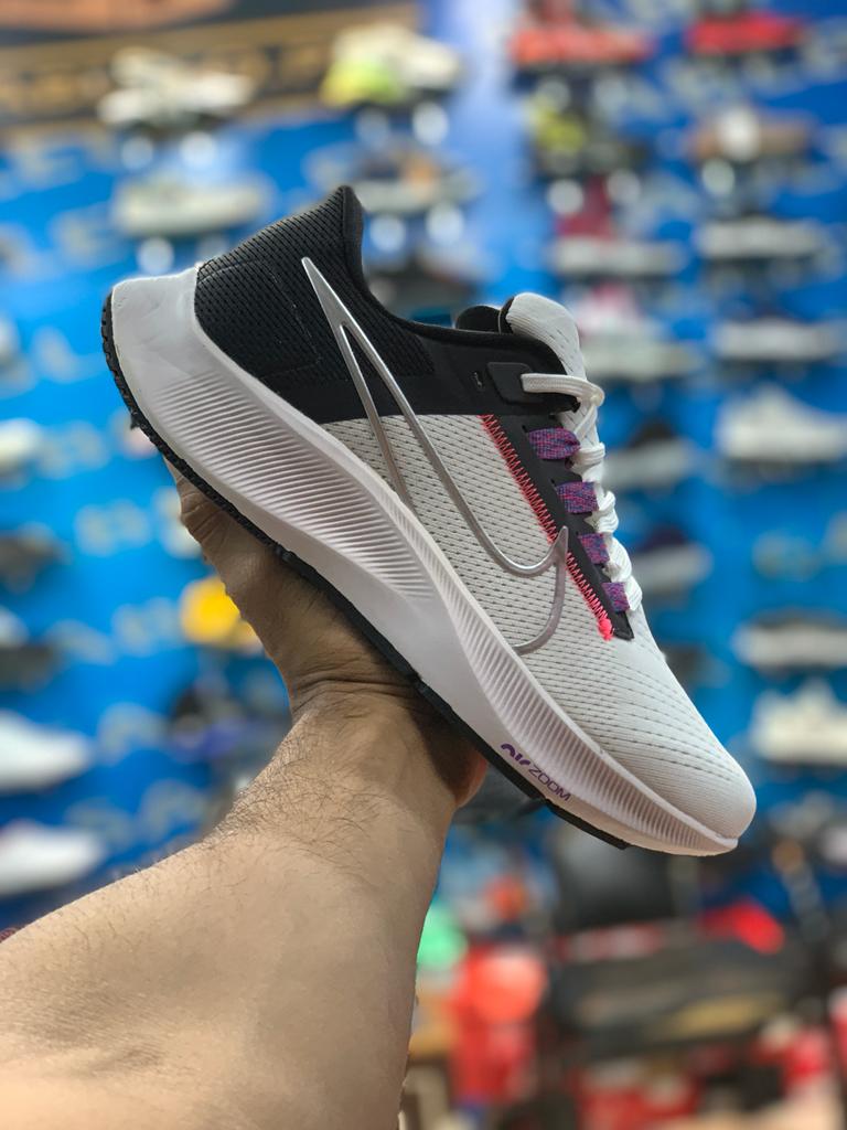 Nk Zooom Pegasus 38 (Whiite Blackk Flashh)