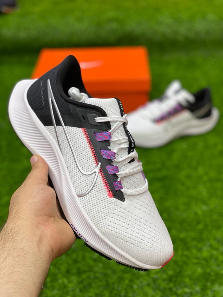 Nk Zooom Pegasus 38 (Whiite Blackk Flashh)