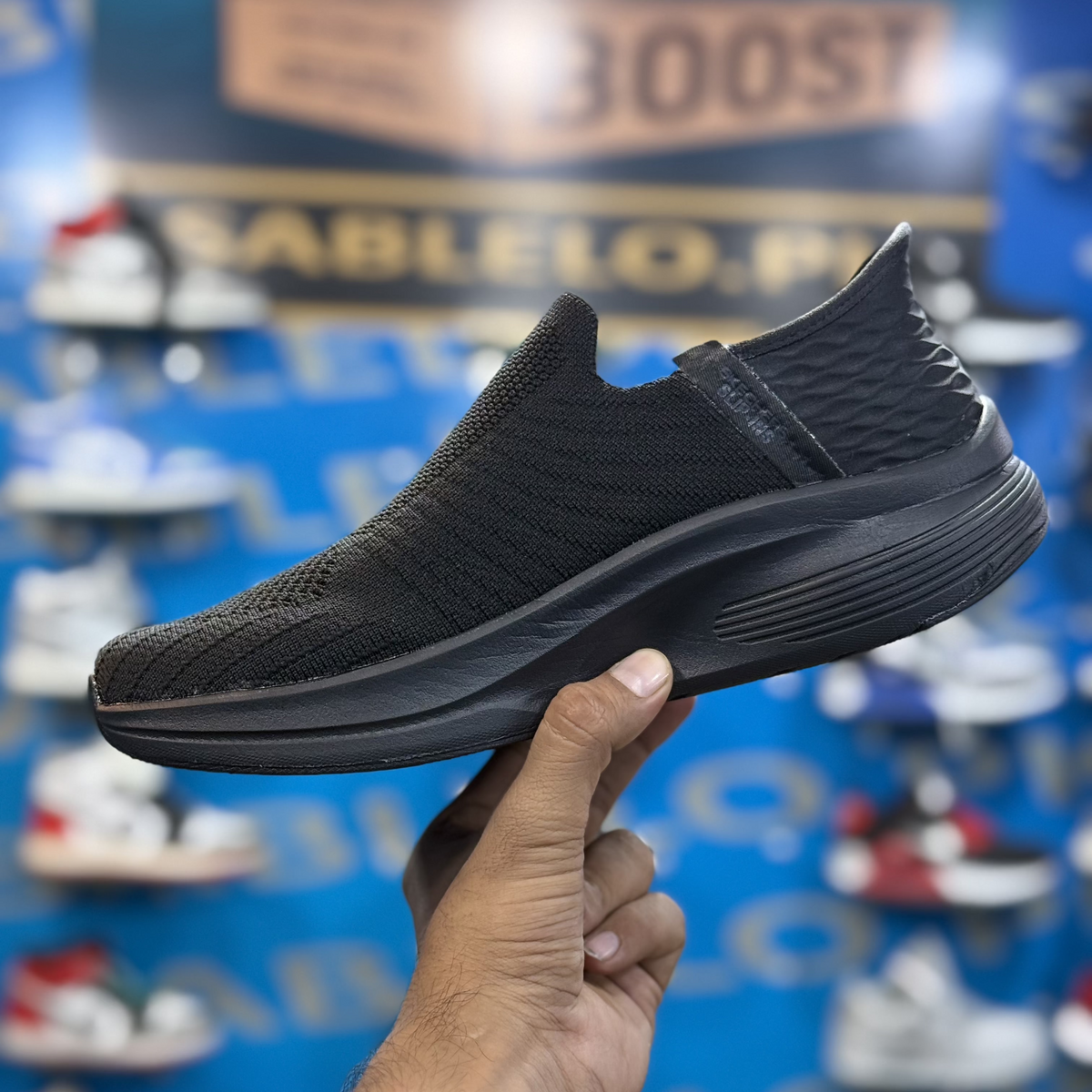 Skechers Slip inns-Archfit Triple Black Premium (Dot Perfect)