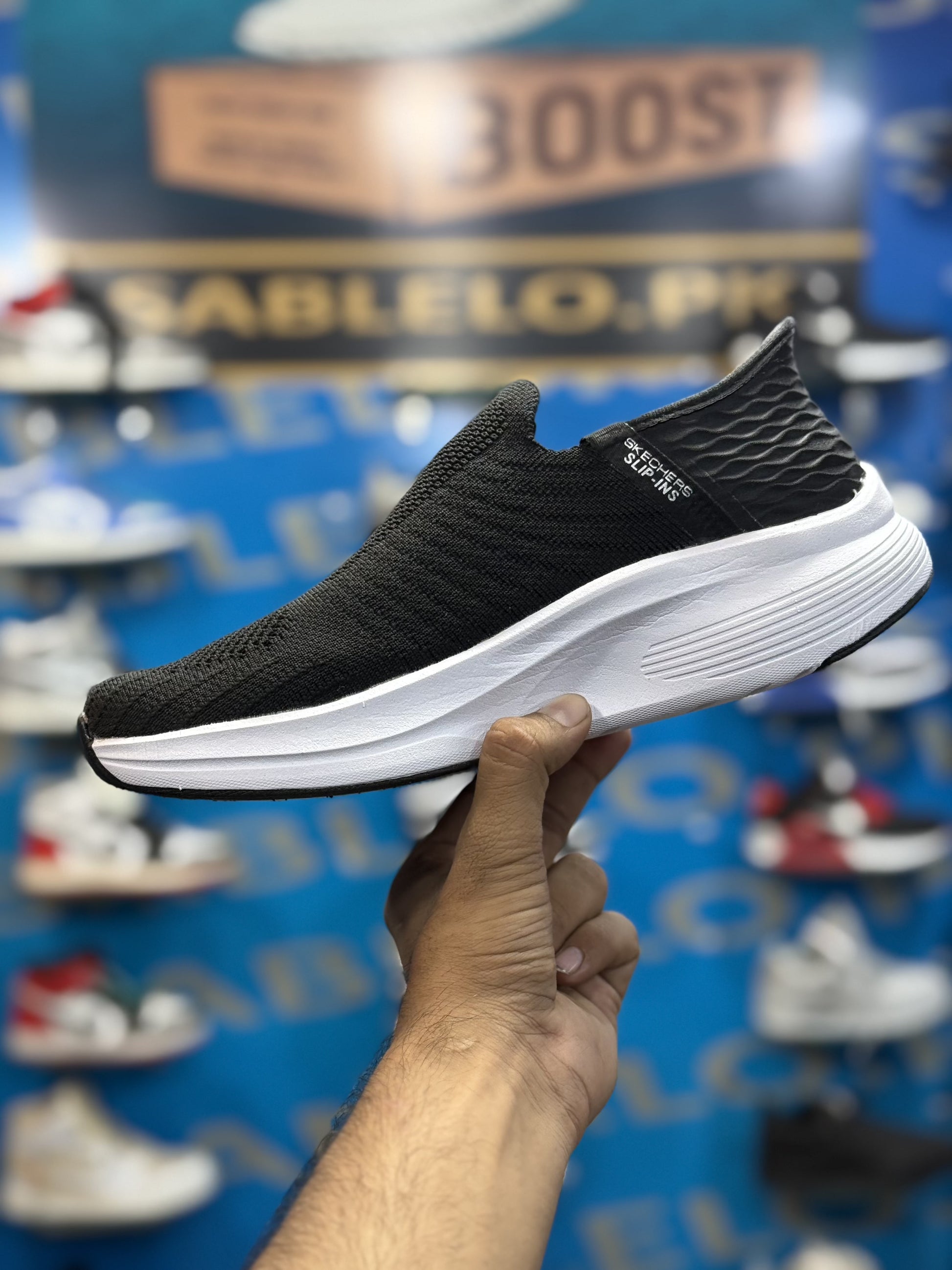 Skechers Slip inns-Archfit-Black white Premium (Dot Perfect)