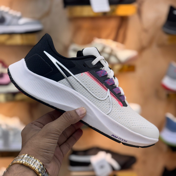 Nk Zooom Pegasus 38 (Whiite Blackk Flashh)
