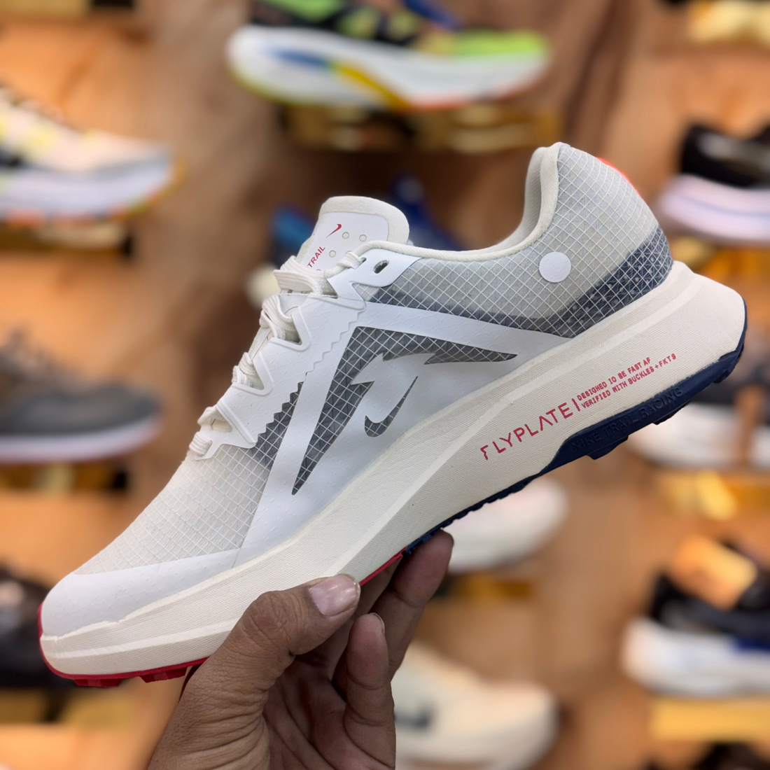 NIKE ZOOMX ULTRAFLY NEXT (WHITE/RED)