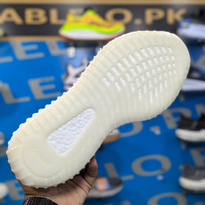 Yeezy 350 Triple White Premium Quality (Dot Perfect)