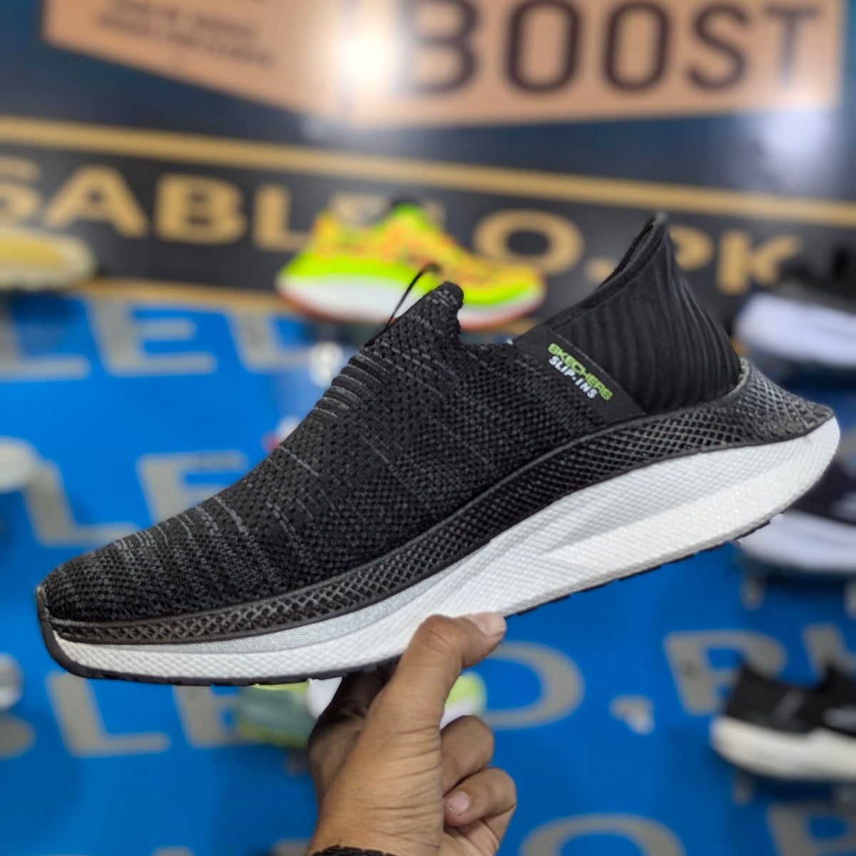 Skechers Hyper Burst Pro Premium Black (Dot Perfect)