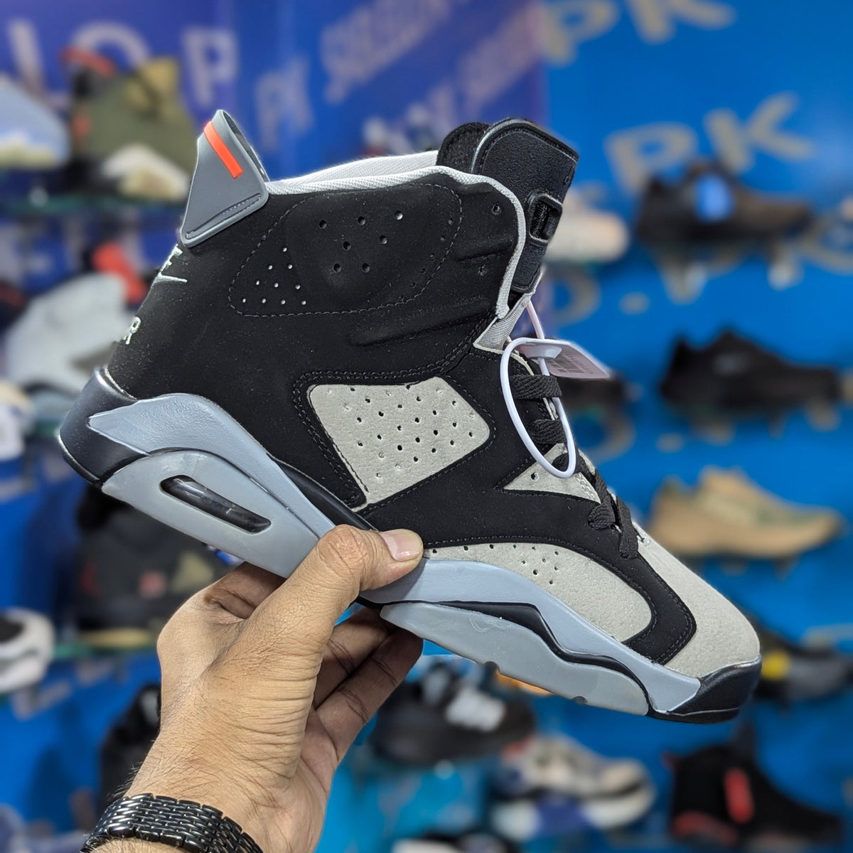 Nike Air Jordan Retro 6 x Paris Saint-Germain
