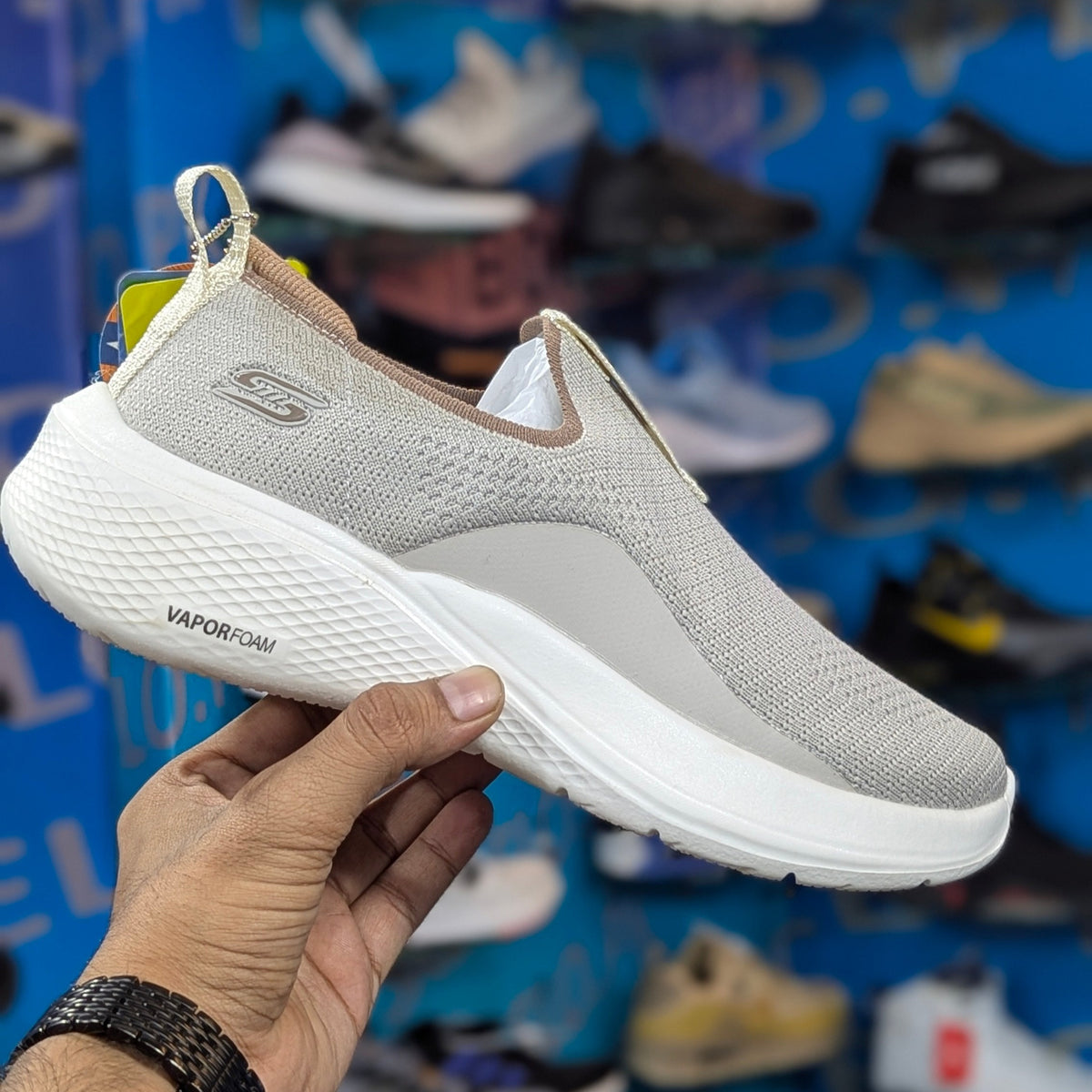 SKECHERS VAPORFOAM BEIGE