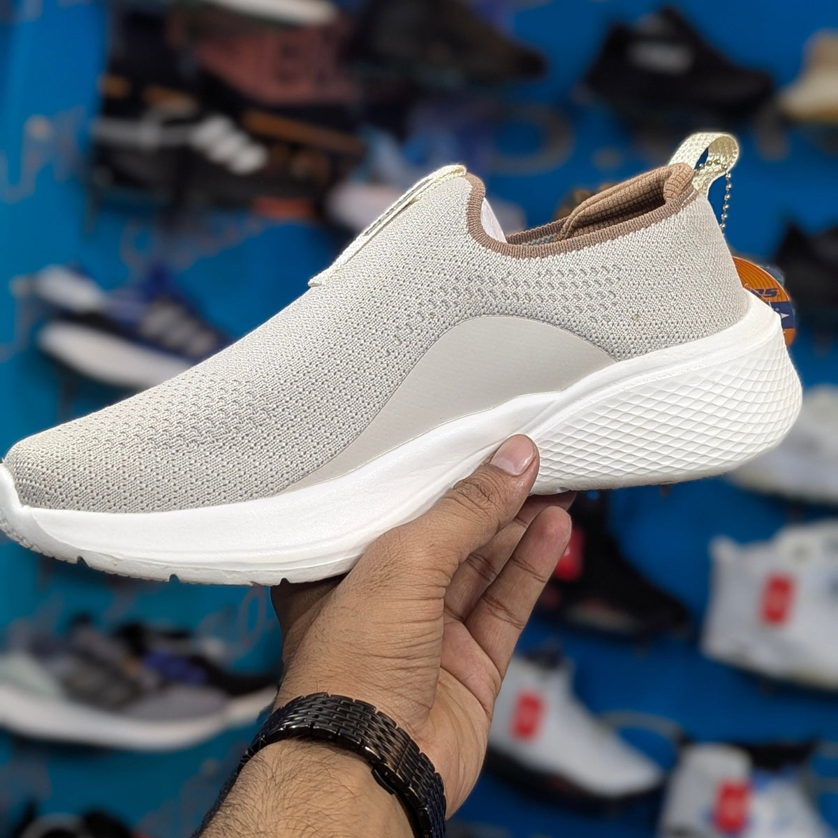 SKECHERS VAPORFOAM BEIGE