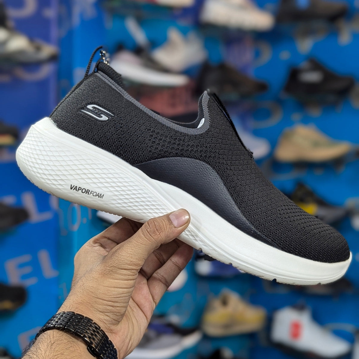 SKECHERS VAPORFOAM Black White