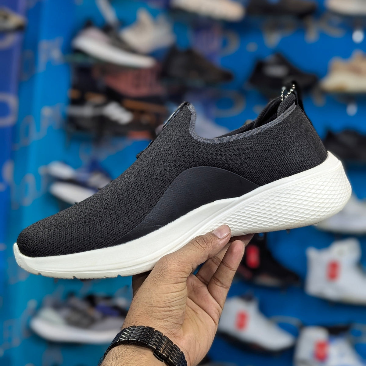 SKECHERS VAPORFOAM Black White