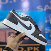 Jordan 1 Low Top Black White