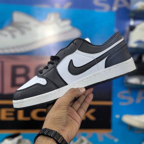 Jordan 1 Low Top Black White
