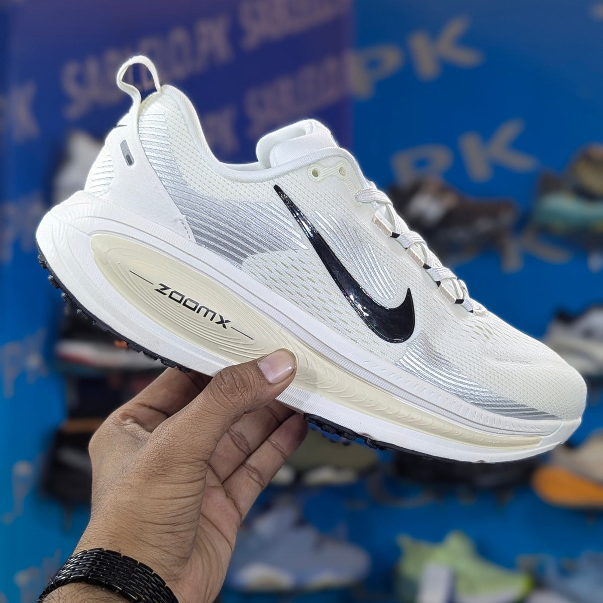 Nike Vomero 18 White Black Premium Quality (Dot perfect)