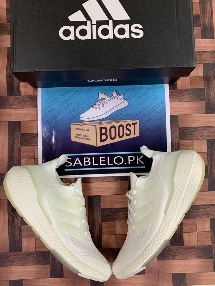 ultra boost 2021 triple white